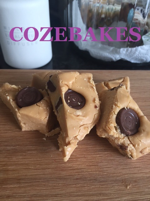 fudge, easy fudge recipe, rolo fudge, caramel fudge, caramel rolo fudge, cozebakes,