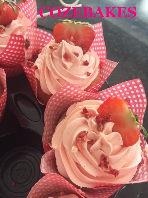 strawberry cupcakes, cupcakes, gluten free, gluten free cupcakes, cozebakes, wheat free cupcakes, 