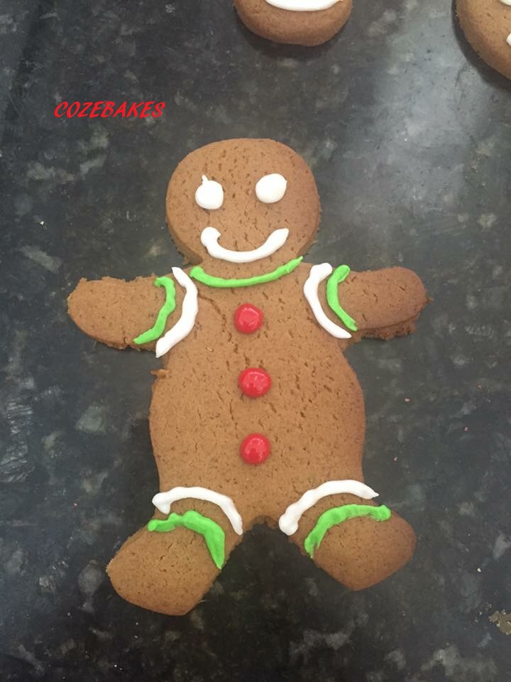 gingerbread, gingerbread decorations, gingerbread man, christmas decorations, edible christmas decorations, cozebakes