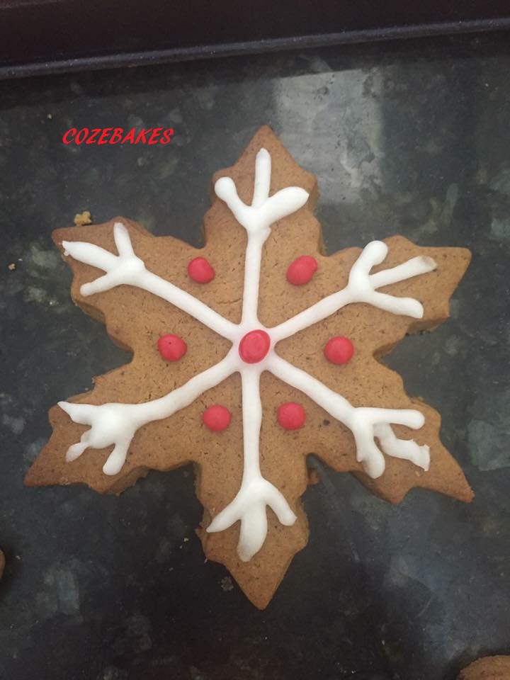 gingerbread, gingerbread decorations, gingerbread snowflake, christmas decorations, edible decorations, cozebakes