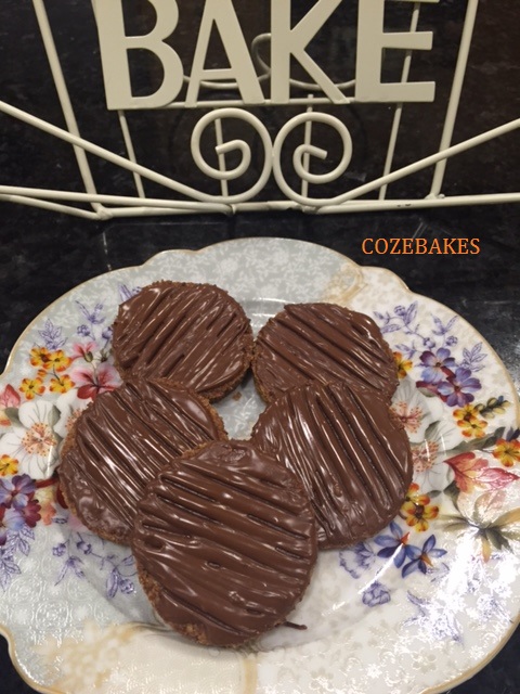 chocolate digestives, chocolate digestive biscuits, digestive biscuits, homemade digestive biscuits, cookies, biscuit recipes, cozebakes, wholemeal flour, oats, wheatgerm