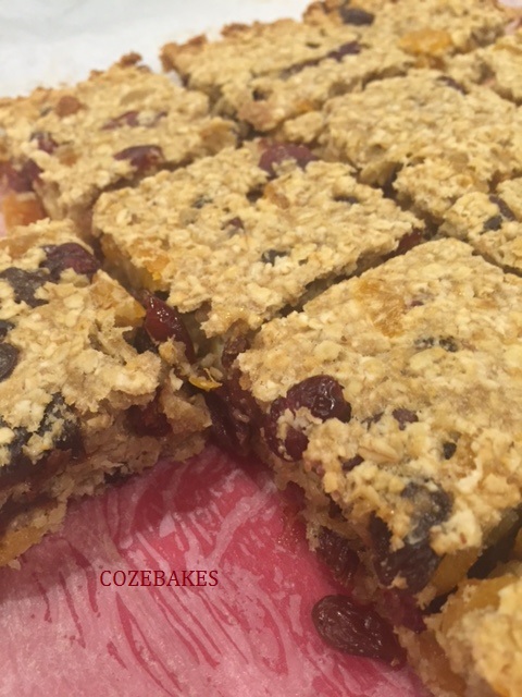 flapjacks, sugar free flapjacks, healthy flapjack recipe, cozebakes, no added sugar flapjacks, fruit flapjacks